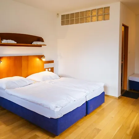 Hotell Oaza 3*